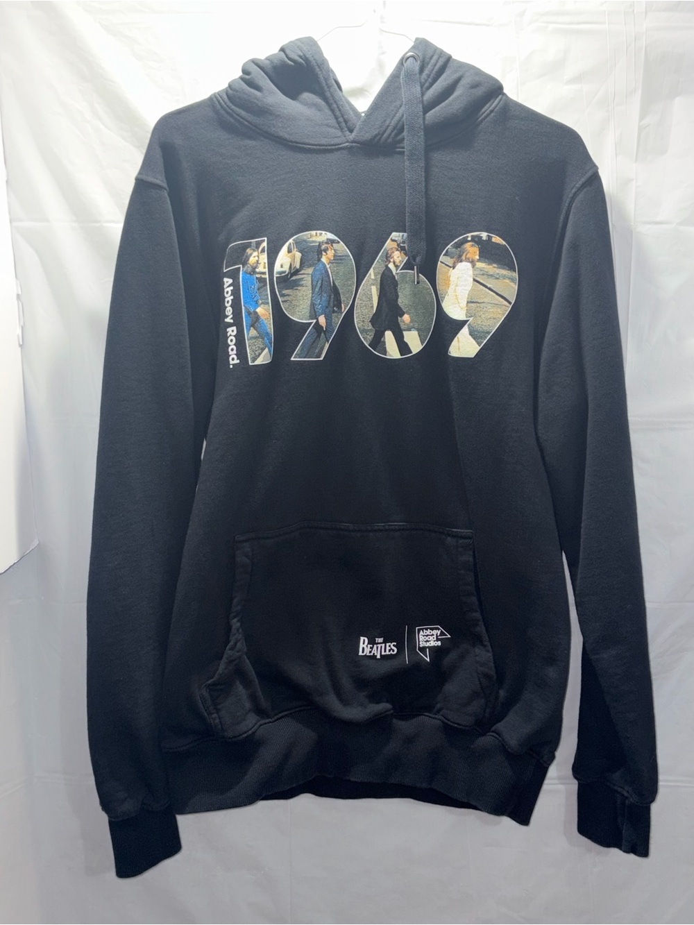 The Beatles 1969 Black Graphic Hoodie - Abbey Road Design Size L